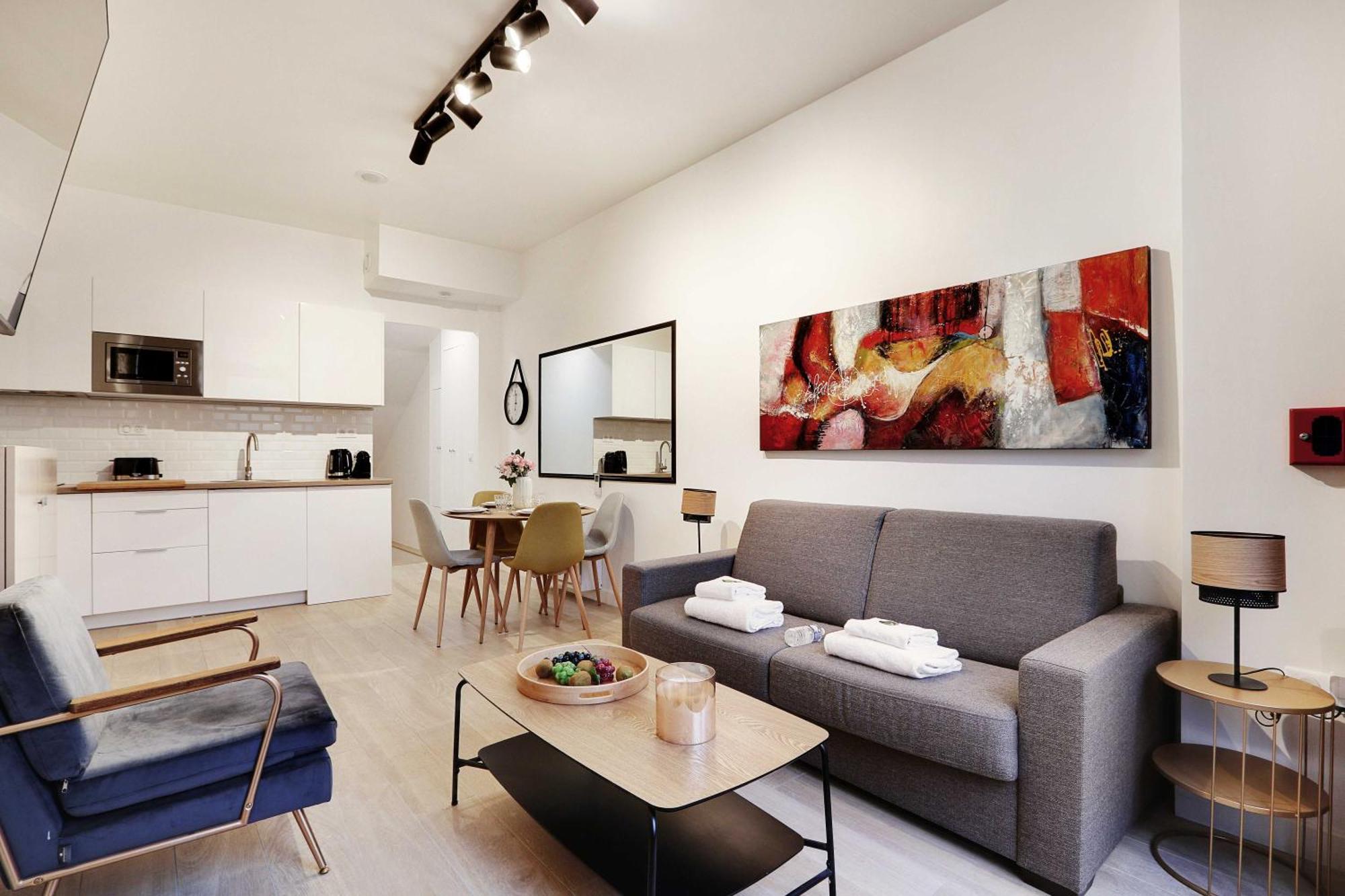 Intimate Apartment With Air Conditioner & Jacuzzi 2Br 6P Montmartre Paris Exterior photo