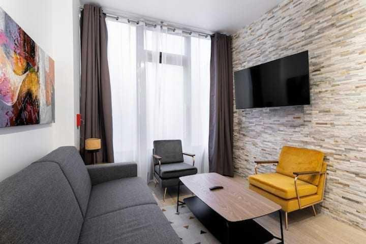 Intimate Apartment With Air Conditioner & Jacuzzi 2Br 6P Montmartre Paris Exterior photo